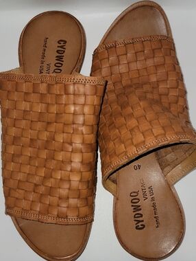 CYDWOQ  ASIABWoven Leather Slide Sandals in Tan